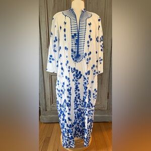 NWT Ro’s Garden Blue and White Floral Kaftan Dress XL